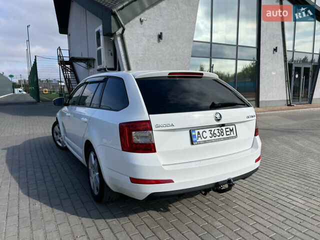 Білий Шкода Октавія, об'ємом двигуна 1.6 л та пробігом 248 тис. км за 10700 $, фото 11 на Automoto.ua