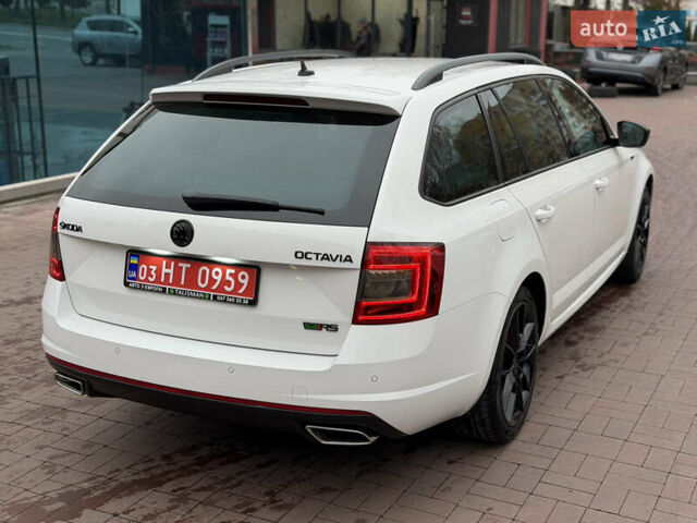 Белый Шкода Октавия, объемом двигателя 2 л и пробегом 230 тыс. км за 15200 $, фото 3 на Automoto.ua
