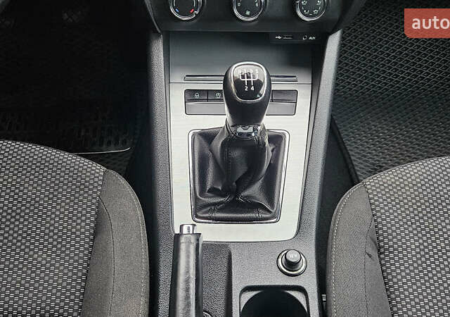 Белый Шкода Октавия, объемом двигателя 1.6 л и пробегом 303 тыс. км за 9700 $, фото 14 на Automoto.ua