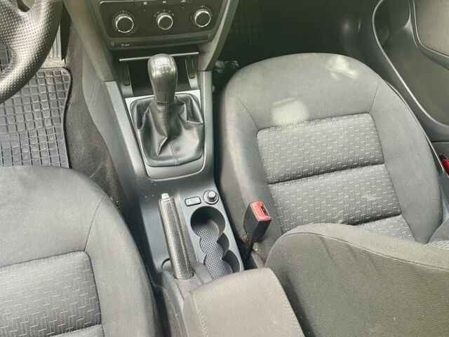 Білий Шкода Октавія, об'ємом двигуна 1.6 л та пробігом 180 тис. км за 10000 $, фото 4 на Automoto.ua