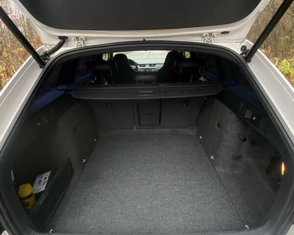 Білий Шкода Октавія, об'ємом двигуна 1.97 л та пробігом 307 тис. км за 15999 $, фото 10 на Automoto.ua