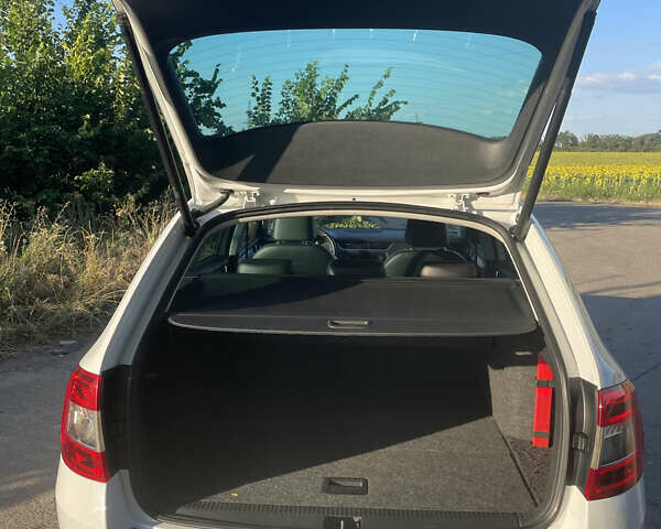 Белый Шкода Октавия, объемом двигателя 1.97 л и пробегом 303 тыс. км за 13500 $, фото 18 на Automoto.ua