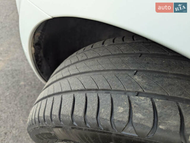 Белый Шкода Октавия, объемом двигателя 1.6 л и пробегом 338 тыс. км за 10399 $, фото 50 на Automoto.ua