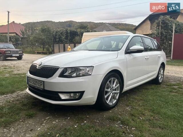 Білий Шкода Октавія, об'ємом двигуна 1.6 л та пробігом 250 тис. км за 9100 $, фото 2 на Automoto.ua