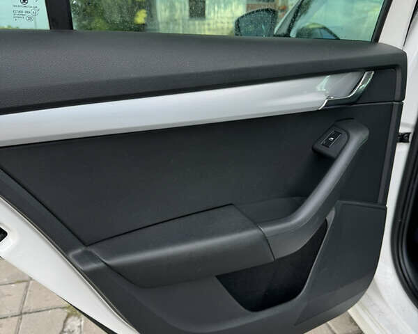 Белый Шкода Октавия, объемом двигателя 1.4 л и пробегом 197 тыс. км за 10400 $, фото 16 на Automoto.ua