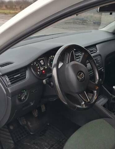 Белый Шкода Октавия, объемом двигателя 1.6 л и пробегом 289 тыс. км за 8700 $, фото 26 на Automoto.ua
