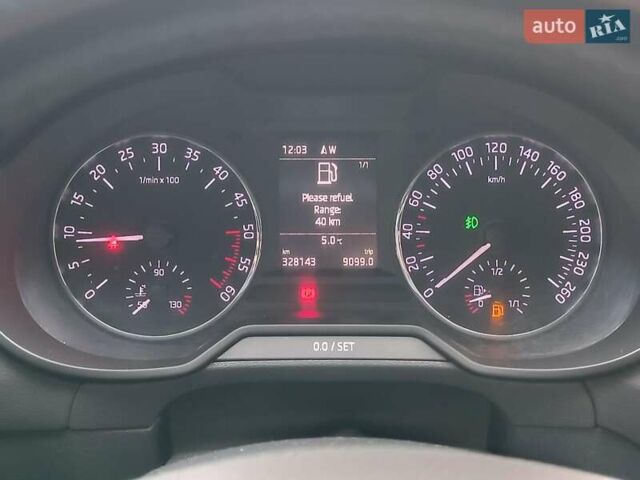 Білий Шкода Октавія, об'ємом двигуна 2 л та пробігом 328 тис. км за 8990 $, фото 17 на Automoto.ua