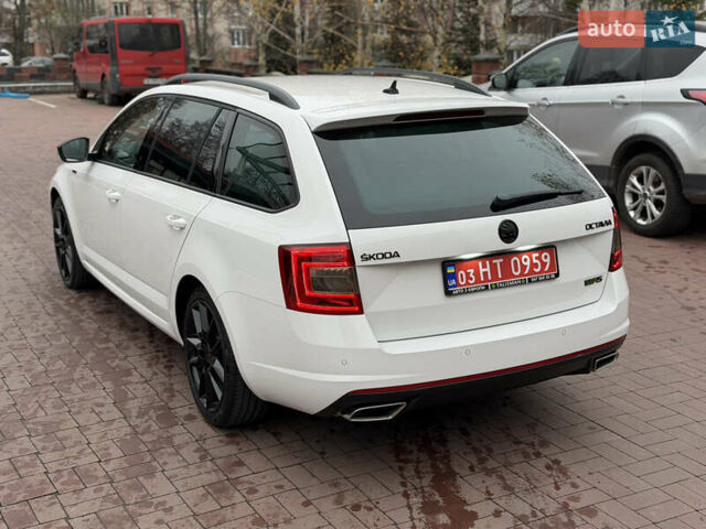 Белый Шкода Октавия, объемом двигателя 2 л и пробегом 230 тыс. км за 15200 $, фото 2 на Automoto.ua