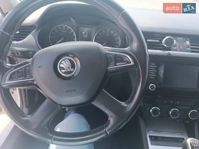 Білий Шкода Октавія, об'ємом двигуна 1.6 л та пробігом 297 тис. км за 10499 $, фото 34 на Automoto.ua