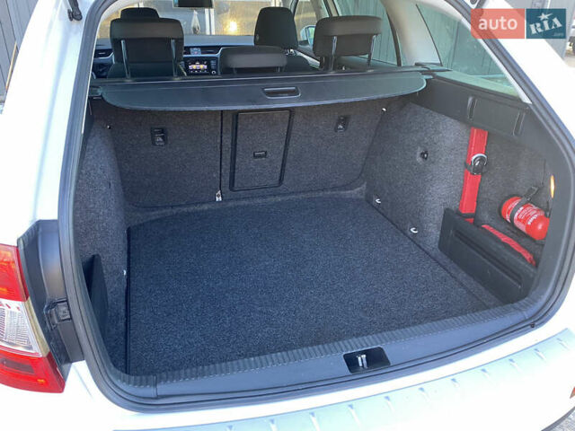 Белый Шкода Октавия, объемом двигателя 1.6 л и пробегом 236 тыс. км за 9799 $, фото 49 на Automoto.ua