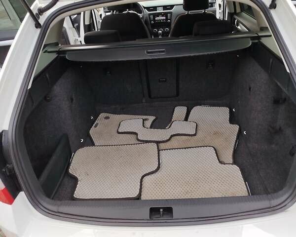 Шкода Октавия 2014 в Казатине на Automoto.ua Белый Шкода Октавия, объемом двигателя 1.97 л и пробегом 199 тыс. км за 11500 $, фото 37 на Automoto.ua