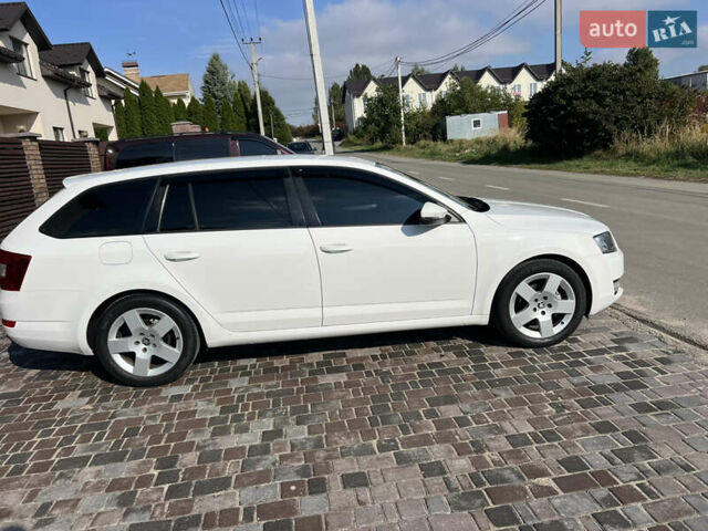 Білий Шкода Октавія, об'ємом двигуна 1.6 л та пробігом 248 тис. км за 10700 $, фото 44 на Automoto.ua