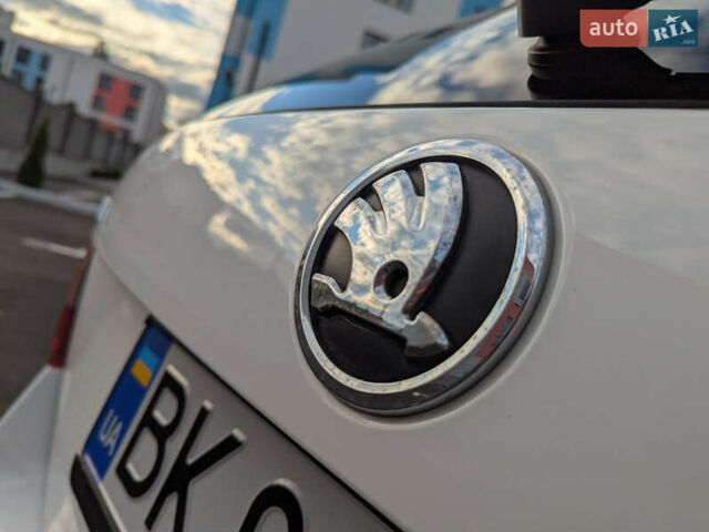 Белый Шкода Октавия, объемом двигателя 1.6 л и пробегом 338 тыс. км за 10399 $, фото 68 на Automoto.ua