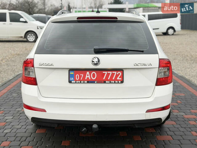 Белый Шкода Октавия, объемом двигателя 1.6 л и пробегом 250 тыс. км за 10700 $, фото 6 на Automoto.ua