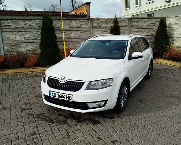 Шкода Октавия 2014 в Казатине на Automoto.ua Белый Шкода Октавия, объемом двигателя 1.97 л и пробегом 199 тыс. км за 11500 $, фото 2 на Automoto.ua