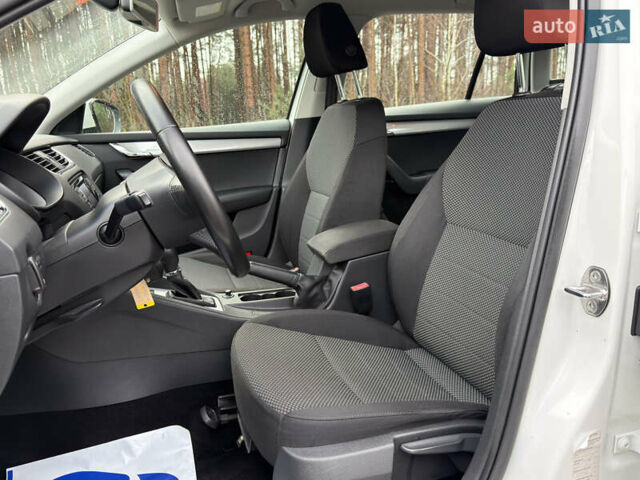 Білий Шкода Октавія, об'ємом двигуна 1.6 л та пробігом 204 тис. км за 11299 $, фото 32 на Automoto.ua