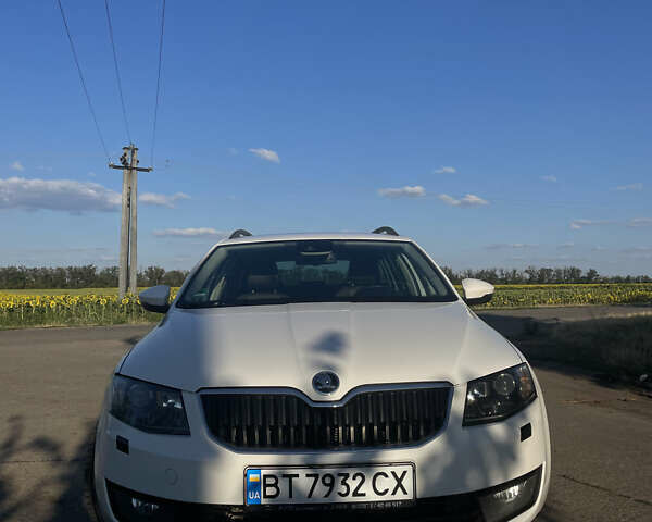 Белый Шкода Октавия, объемом двигателя 1.97 л и пробегом 303 тыс. км за 13500 $, фото 10 на Automoto.ua