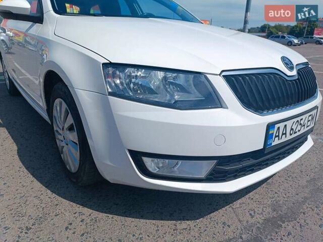 Білий Шкода Октавія, об'ємом двигуна 1.6 л та пробігом 297 тис. км за 10499 $, фото 12 на Automoto.ua