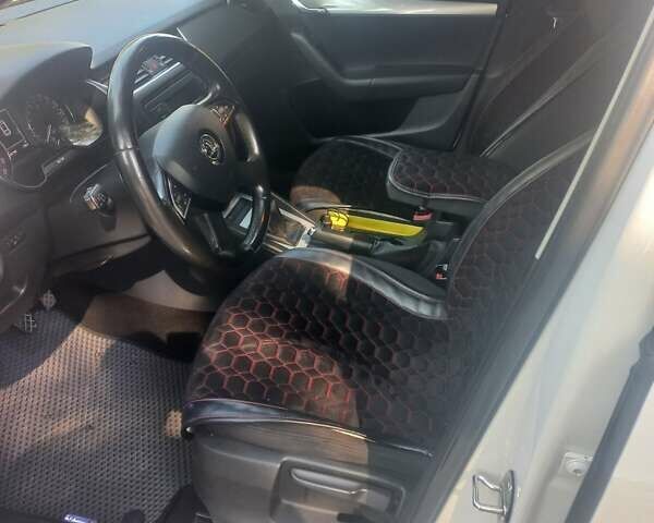 Белый Шкода Октавия, объемом двигателя 1.6 л и пробегом 241 тыс. км за 11300 $, фото 29 на Automoto.ua