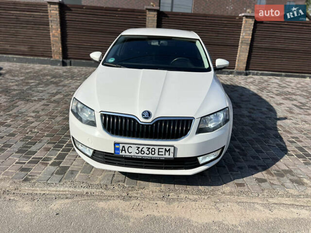 Білий Шкода Октавія, об'ємом двигуна 1.6 л та пробігом 248 тис. км за 10700 $, фото 36 на Automoto.ua