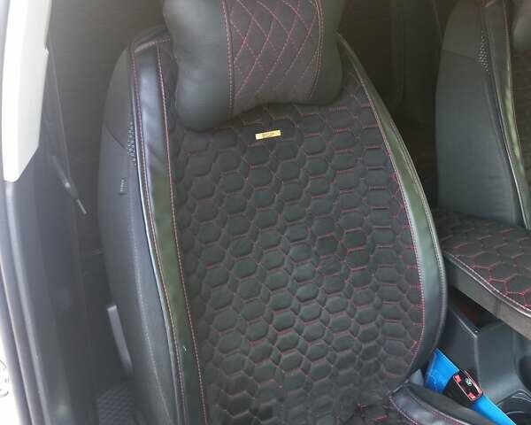 Белый Шкода Октавия, объемом двигателя 1.6 л и пробегом 241 тыс. км за 11300 $, фото 17 на Automoto.ua