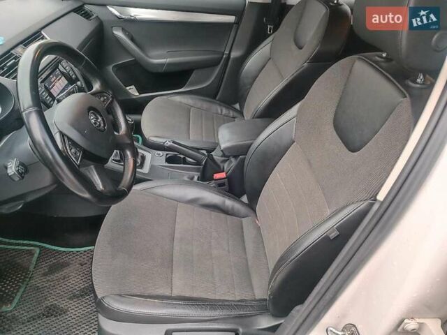 Білий Шкода Октавія, об'ємом двигуна 2 л та пробігом 328 тис. км за 8990 $, фото 13 на Automoto.ua