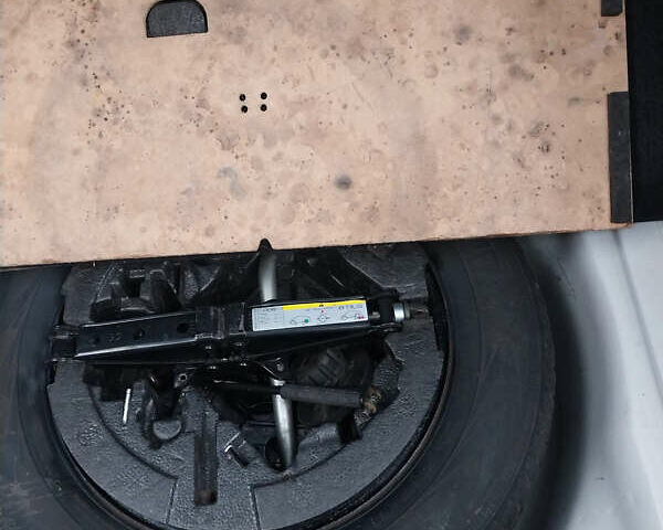 Белый Шкода Октавия, объемом двигателя 1.6 л и пробегом 340 тыс. км за 9500 $, фото 9 на Automoto.ua