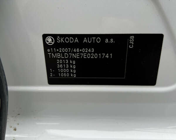 Білий Шкода Октавія, об'ємом двигуна 1.8 л та пробігом 182 тис. км за 10800 $, фото 5 на Automoto.ua