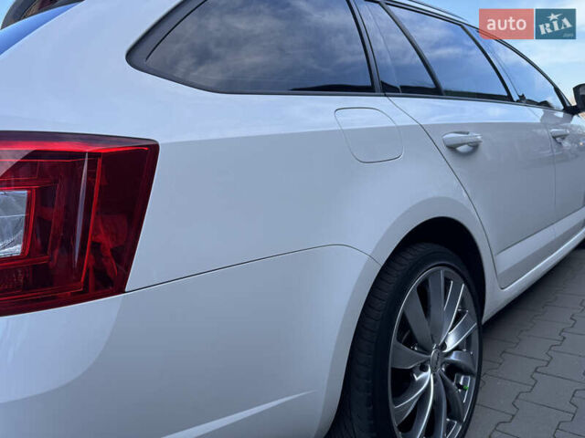 Белый Шкода Октавия, объемом двигателя 1.98 л и пробегом 199 тыс. км за 13500 $, фото 16 на Automoto.ua