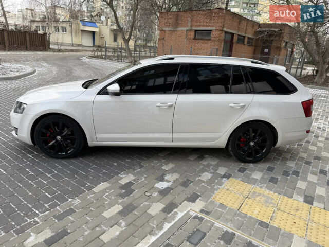 Белый Шкода Октавия, объемом двигателя 1.8 л и пробегом 182 тыс. км за 13000 $, фото 4 на Automoto.ua