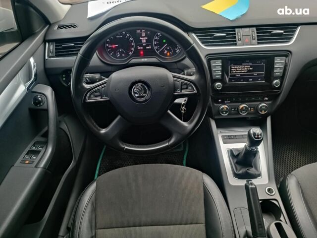 Білий Шкода Октавія, об'ємом двигуна 2 л та пробігом 328 тис. км за 8990 $, фото 25 на Automoto.ua
