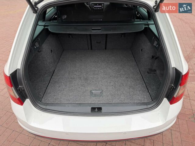 Белый Шкода Октавия, объемом двигателя 2 л и пробегом 230 тыс. км за 15300 $, фото 44 на Automoto.ua