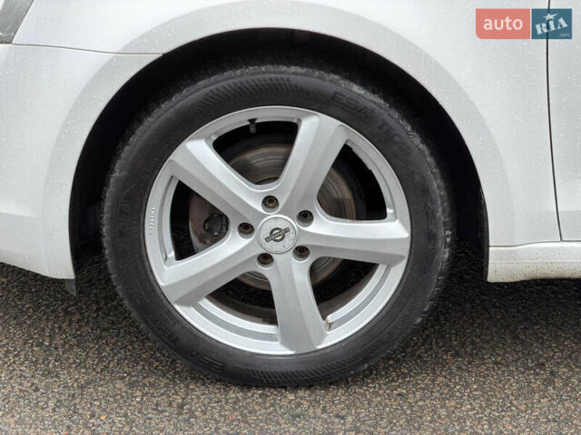 Білий Шкода Октавія, об'ємом двигуна 1.6 л та пробігом 204 тис. км за 11299 $, фото 24 на Automoto.ua