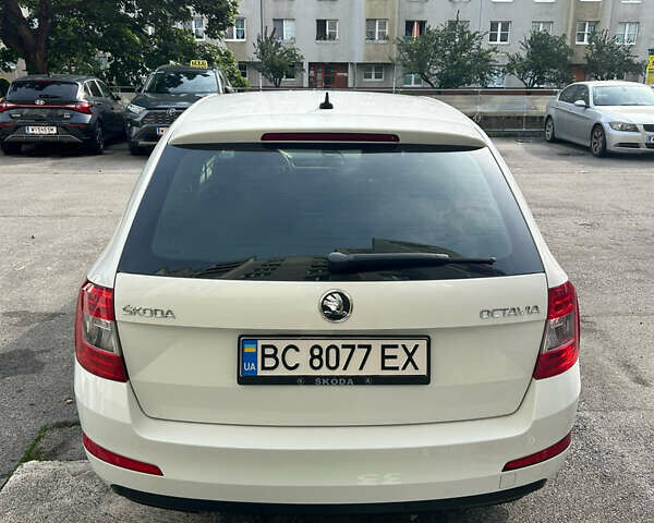 Білий Шкода Октавія, об'ємом двигуна 1.6 л та пробігом 207 тис. км за 10500 $, фото 3 на Automoto.ua