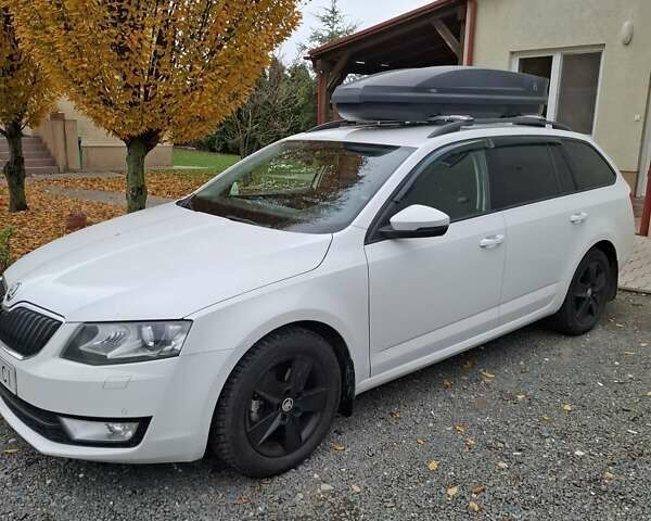 Білий Шкода Октавія, об'ємом двигуна 1.6 л та пробігом 256 тис. км за 11000 $, фото 1 на Automoto.ua