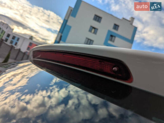 Белый Шкода Октавия, объемом двигателя 1.6 л и пробегом 338 тыс. км за 10399 $, фото 65 на Automoto.ua
