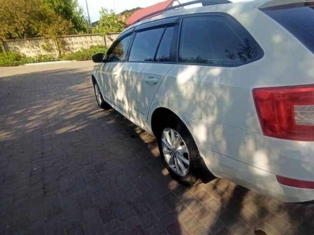 Белый Шкода Октавия, объемом двигателя 1.6 л и пробегом 265 тыс. км за 9200 $, фото 1 на Automoto.ua