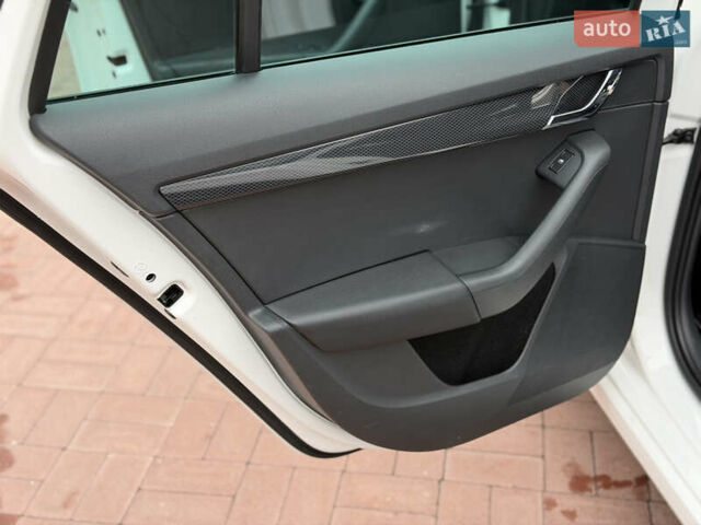 Белый Шкода Октавия, объемом двигателя 2 л и пробегом 230 тыс. км за 15300 $, фото 24 на Automoto.ua