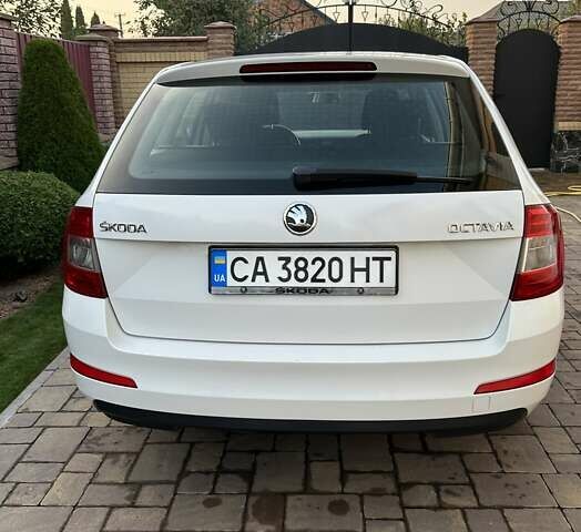 Білий Шкода Октавія, об'ємом двигуна 1.2 л та пробігом 149 тис. км за 8300 $, фото 8 на Automoto.ua
