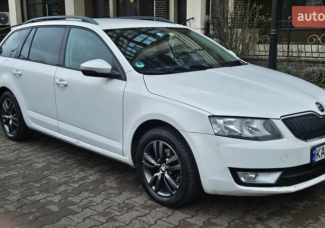 Белый Шкода Октавия, объемом двигателя 1.6 л и пробегом 303 тыс. км за 9700 $, фото 1 на Automoto.ua