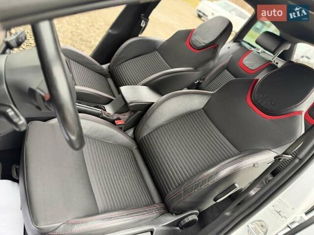 Білий Шкода Октавія, об'ємом двигуна 1.97 л та пробігом 195 тис. км за 13999 $, фото 61 на Automoto.ua