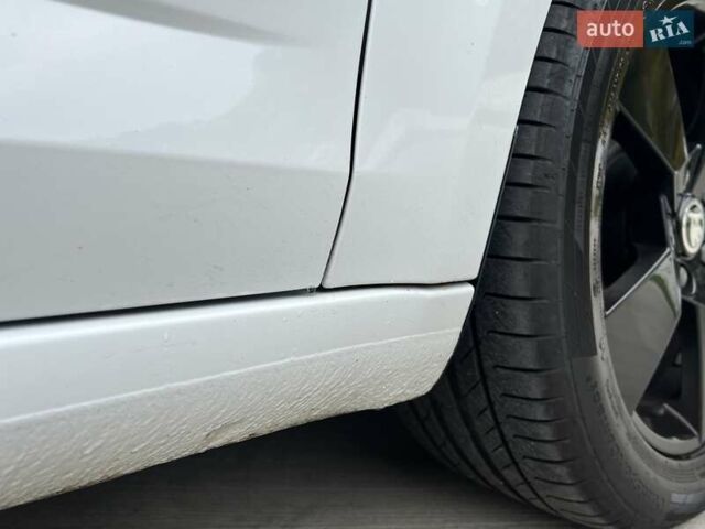 Белый Шкода Октавия, объемом двигателя 1.8 л и пробегом 182 тыс. км за 11650 $, фото 36 на Automoto.ua