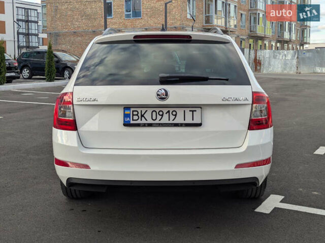 Белый Шкода Октавия, объемом двигателя 1.6 л и пробегом 338 тыс. км за 10399 $, фото 13 на Automoto.ua