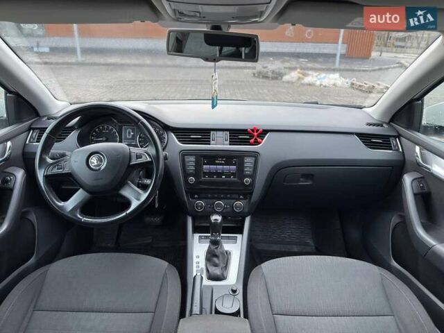 Белый Шкода Октавия, объемом двигателя 1.97 л и пробегом 259 тыс. км за 11300 $, фото 7 на Automoto.ua