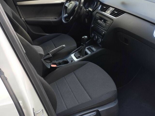 Шкода Октавія 2014 у Тернополі на Automoto.ua Білий Шкода Октавія, об'ємом двигуна 1.2 л та пробігом 218 тис. км за 8200 $, фото 17 на Automoto.ua