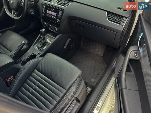 Белый Шкода Октавия, объемом двигателя 1.97 л и пробегом 220 тыс. км за 14500 $, фото 120 на Automoto.ua