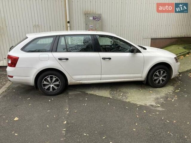 Белый Шкода Октавия, объемом двигателя 1.2 л и пробегом 114 тыс. км за 10500 $, фото 3 на Automoto.ua