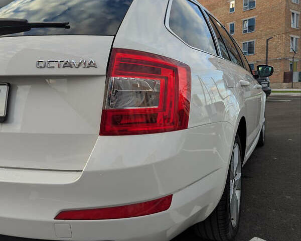 Белый Шкода Октавия, объемом двигателя 1.6 л и пробегом 338 тыс. км за 10399 $, фото 84 на Automoto.ua