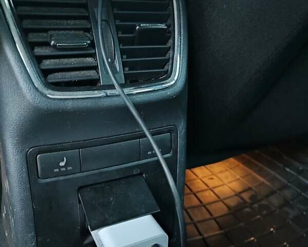 Білий Шкода Октавія, об'ємом двигуна 1.6 л та пробігом 227 тис. км за 11700 $, фото 5 на Automoto.ua