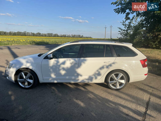 Белый Шкода Октавия, объемом двигателя 1.97 л и пробегом 303 тыс. км за 13500 $, фото 5 на Automoto.ua